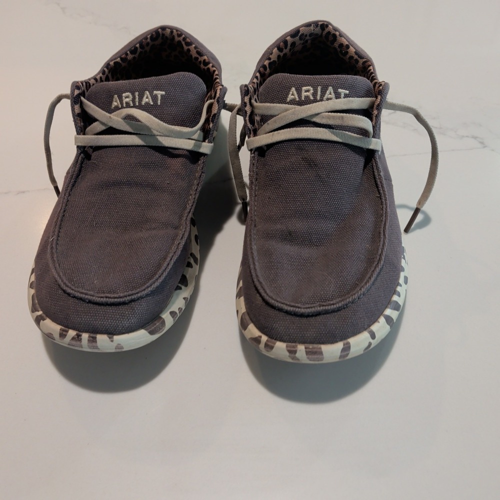 Leapord Ariat Women Shoe Size 10B